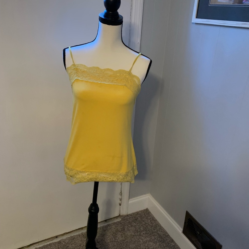 NWOT Cato shelve less top.